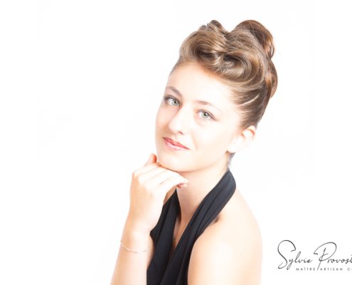 Shooting : chignon de soirée à base de tresses
